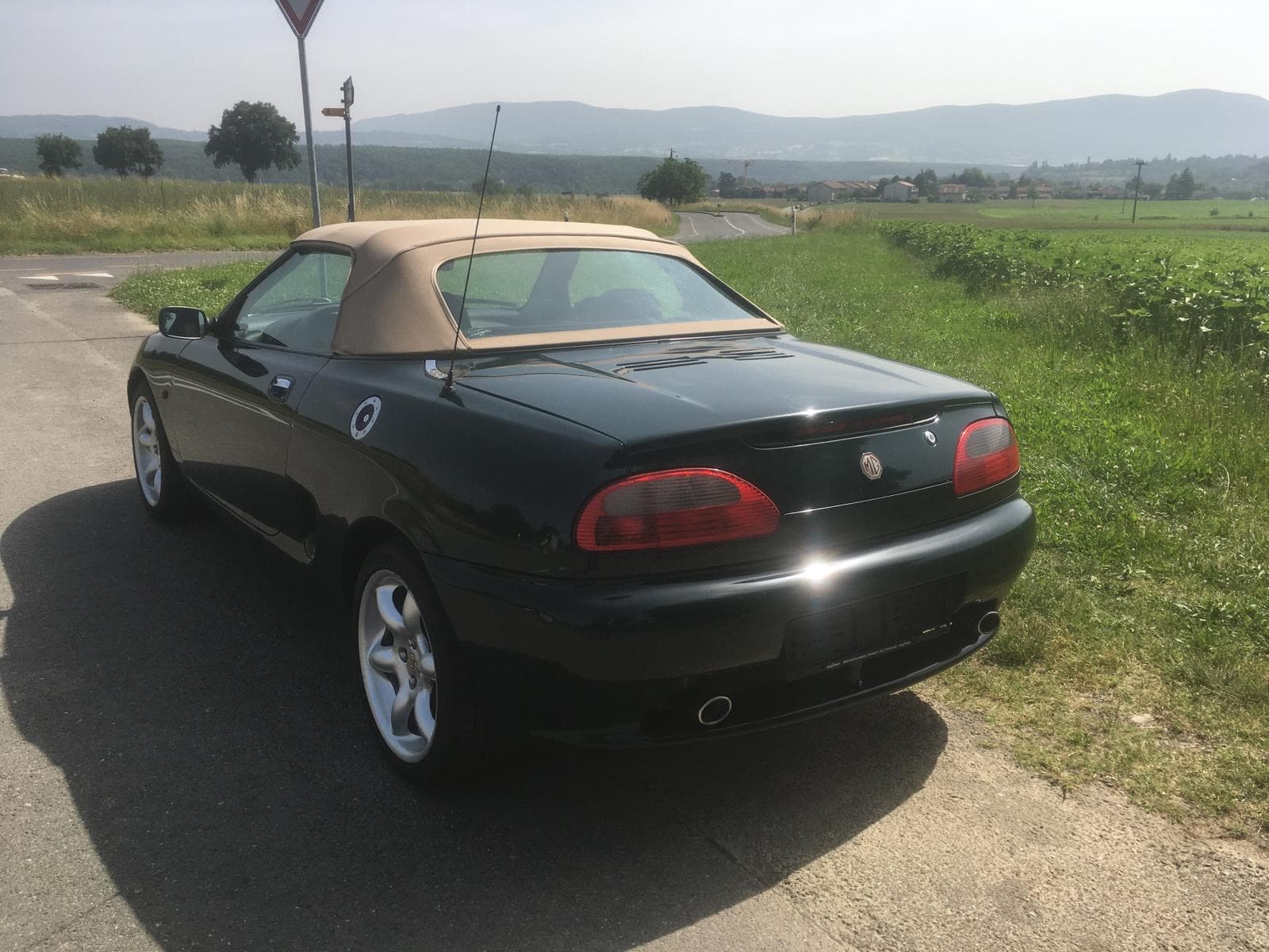 MG MGF 1.8i vue 2